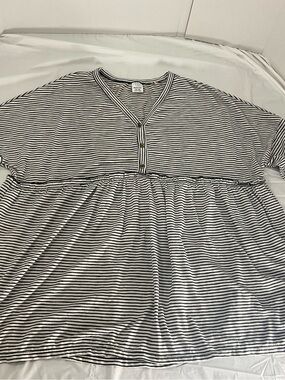 Time and Tru Black & White Striped V-Neck Henley Maternity Top